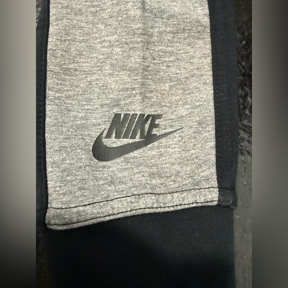 Nike Women's XS Black Gray Leggings Logo Nike Sportswear Down Leg - Picture 12 of 15